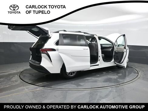 Used 2022 Toyota Sienna LE image 46