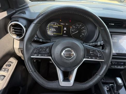 Used 2021 Nissan Kicks SR w/ SR Premium Package FWD image 13