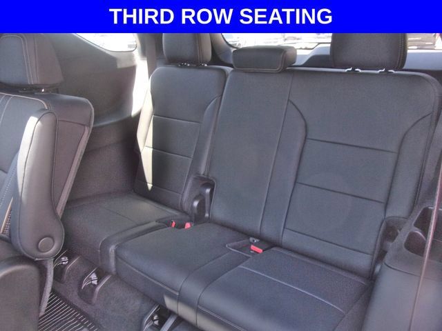 Used 2026 Chevrolet Traverse High Country w/ LPO, Floor Liner Package AWD/4WD image 3