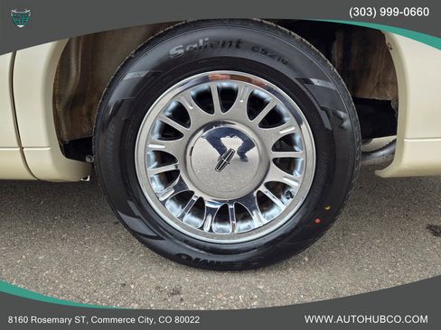 Used 2000 Lincoln Town Car Cartier image 23