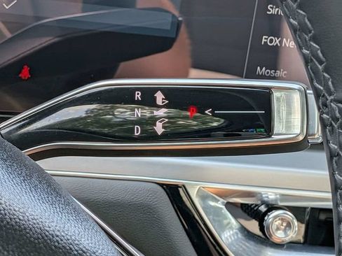 Certified 2024 Cadillac Lyriq Luxury AWD/4WD image 34