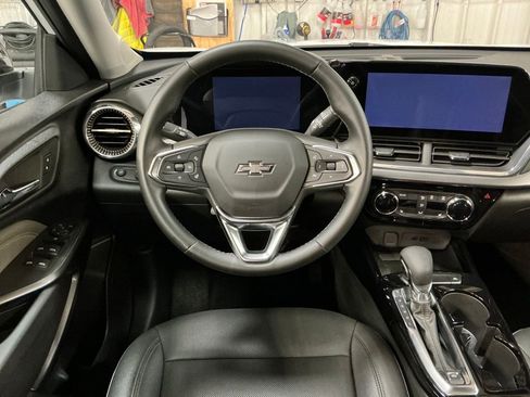 Certified 2024 Chevrolet Trax ACTIV w/ Sunroof Package image 14