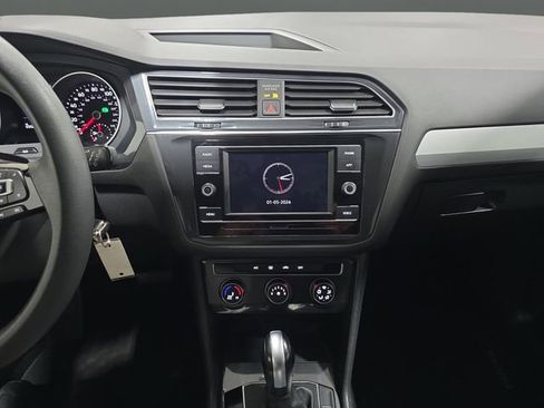 Used 2021 Volkswagen Tiguan S image 7