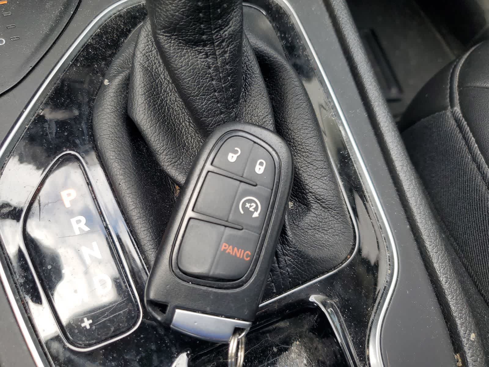 Used 2021 Jeep Cherokee Latitude Plus AWD/4WD image 26