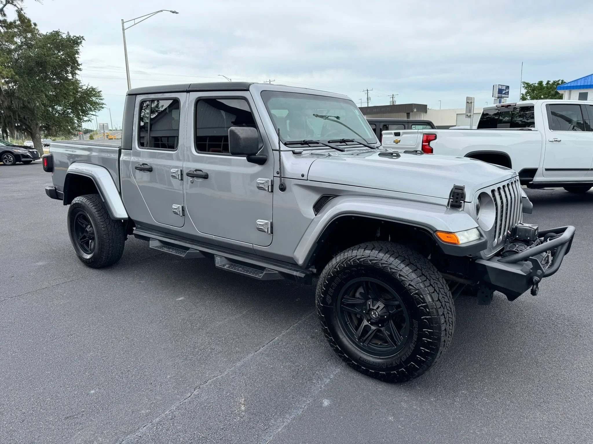 Used 2021 Jeep Gladiator Sport AWD/4WD image 2