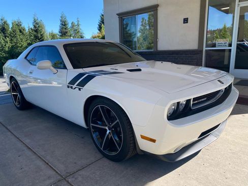 Used 2009 Dodge Challenger R/T RWD image 8