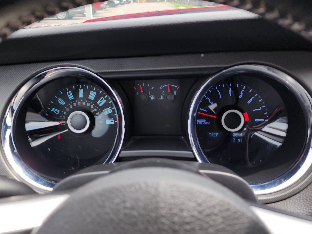 Used 2014 Ford Mustang Convertible RWD image 27