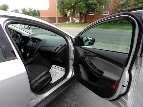 Used 2014 Ford Focus S image 19