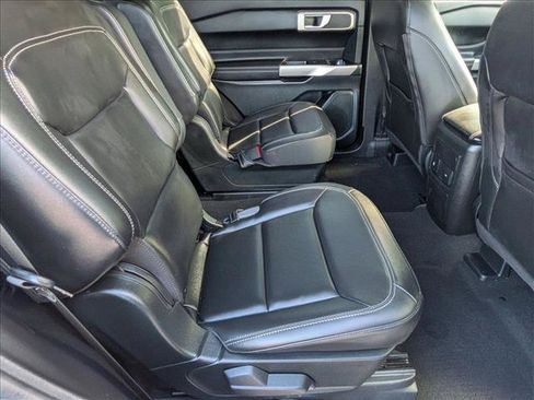 Used 2023 Ford Explorer XLT w/ Equipment Group 202A AWD/4WD image 19