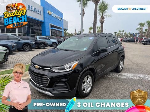 Used 2020 Chevrolet Trax LT w/ Driver Confidence Package FWD image 1