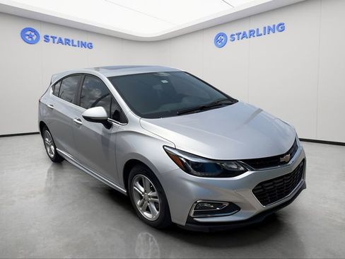 Used 2017 Chevrolet Cruze LT w/ Sun And Sound Package FWD image 3