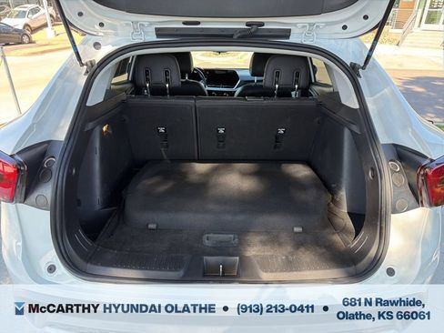 Used 2024 Chevrolet Trax LT w/ Driver Confidence Package FWD image 21