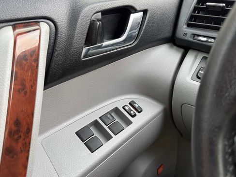 Used 2013 Toyota Highlander Limited image 27