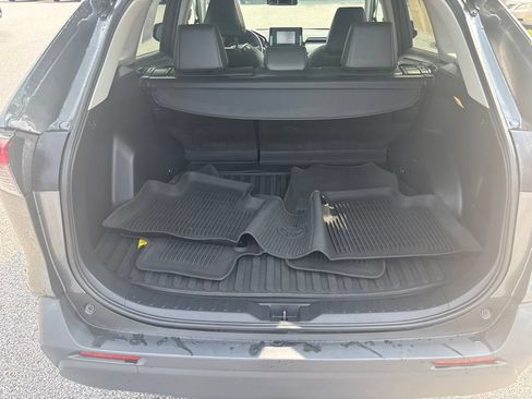Certified 2021 Toyota RAV4 XLE Premium AWD/4WD image 7