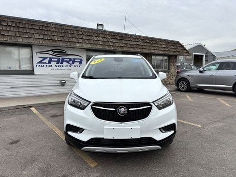 Used 2020 Buick Encore Preferred image 2