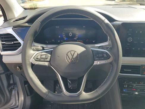 New 2026 Volkswagen Taos SE FWD image 17