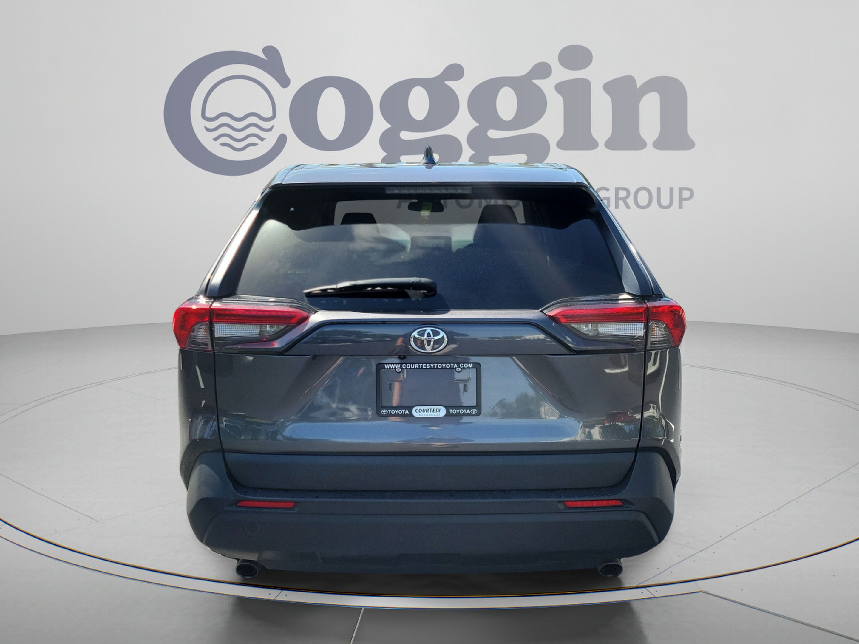Used 2025 Toyota RAV4 LE FWD image 3