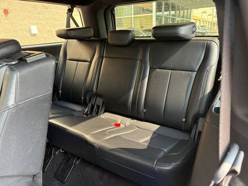Used 2019 Ford Expedition Max XLT w/ Equipment Group 202A AWD/4WD image 26