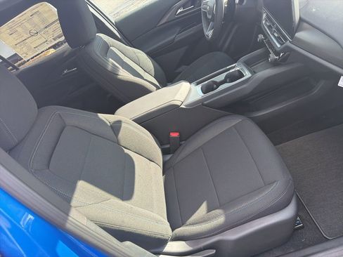 New 2026 Chevrolet Equinox EV LT image 18