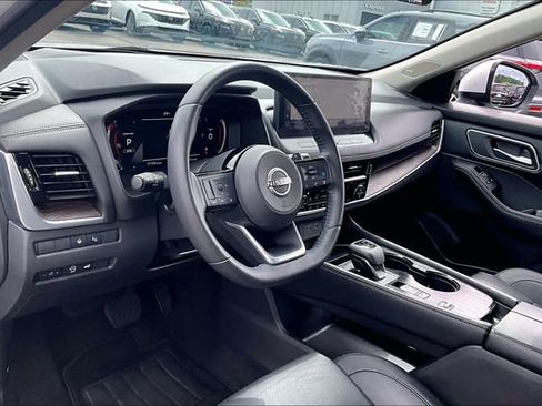 Certified 2024 Nissan Rogue Platinum w/ Platinum Premium Package FWD image 14
