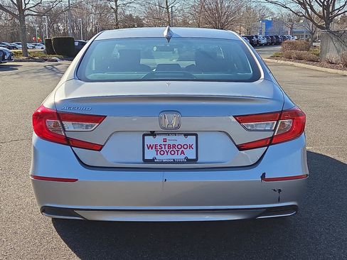 Used 2018 Honda Accord EX image 6