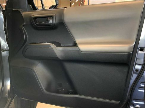 Used 2022 Toyota Tacoma SR image 20