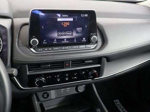 Used 2025 Nissan Rogue S image 26