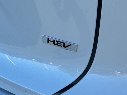 Used 2025 Kia Niro EX Touring image 24