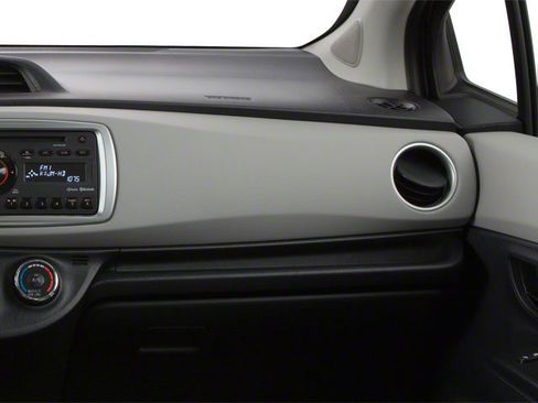 Used 2013 Toyota Yaris LE image 16