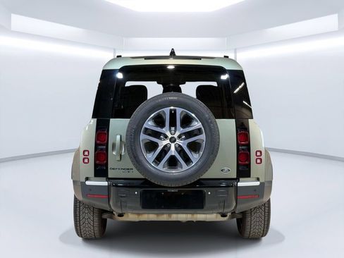 Used 2020 Land Rover Defender 110 HSE AWD/4WD image 8