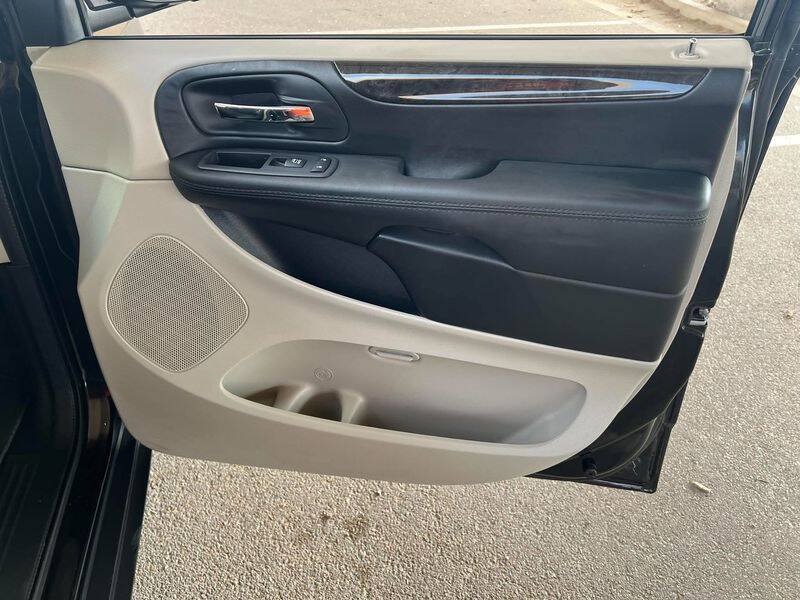 Used 2017 Dodge Grand Caravan SE w/ Power Window Group FWD image 32