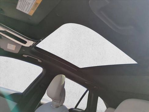 Used 2025 Mercedes-Benz GLC 300 image 15