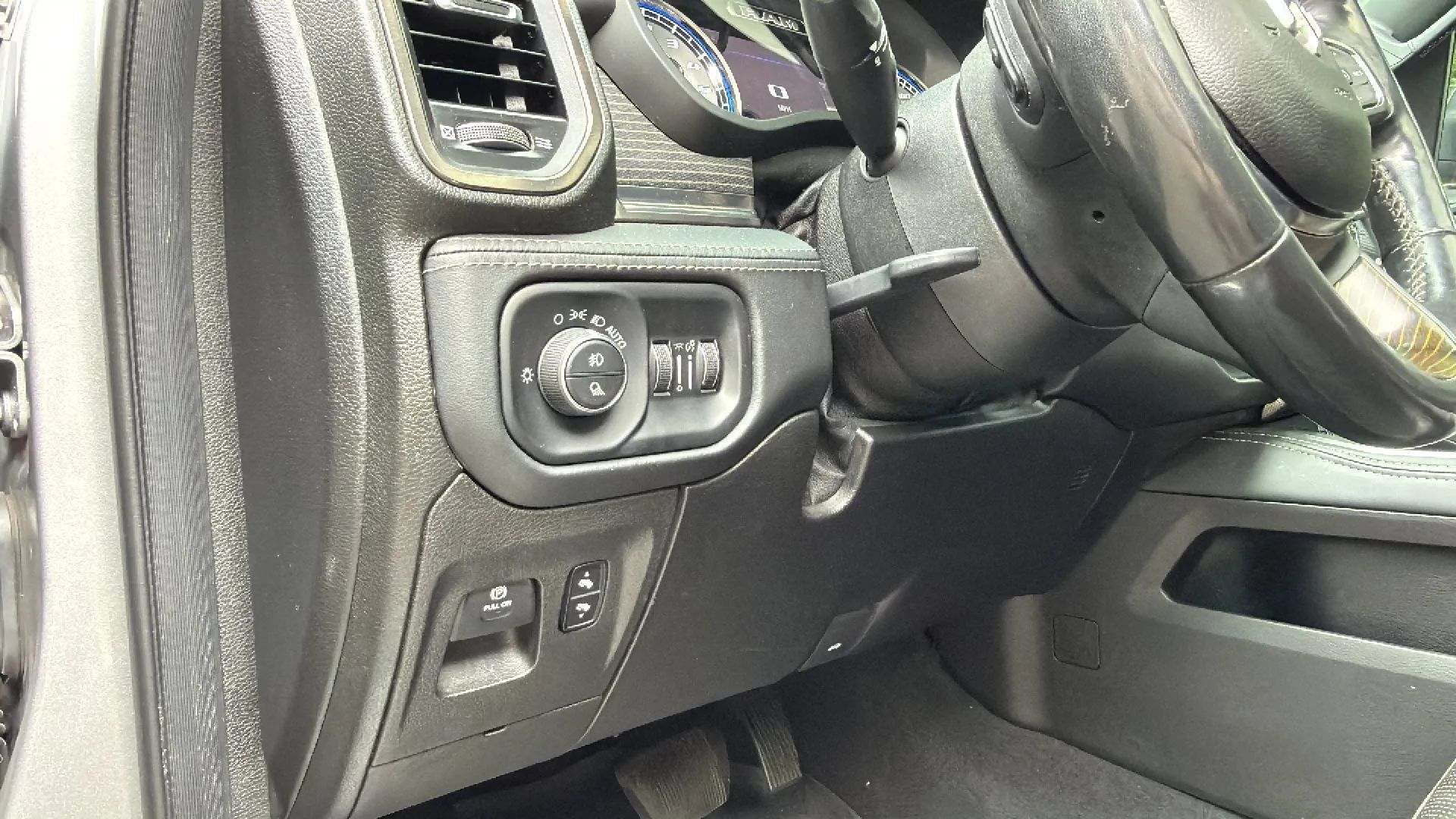 Used 2019 RAM 1500 Limited AWD/4WD image 43