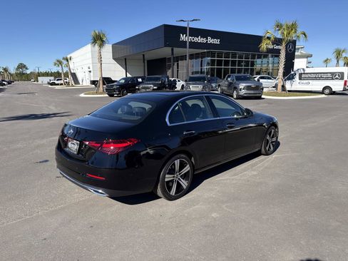 Used 2025 Mercedes-Benz C 300 Sedan image 3