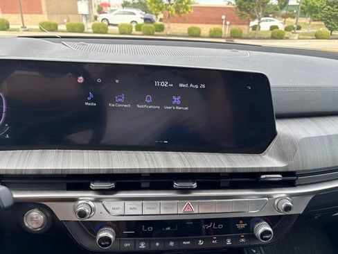 Certified 2024 Kia Telluride EX w/ EX Captain's Chair Package FWD image 14