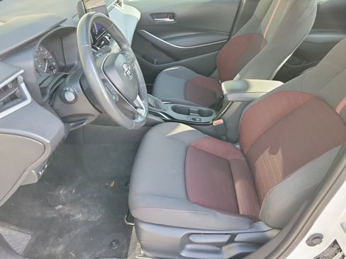 Used 2024 Toyota Corolla SE image 4