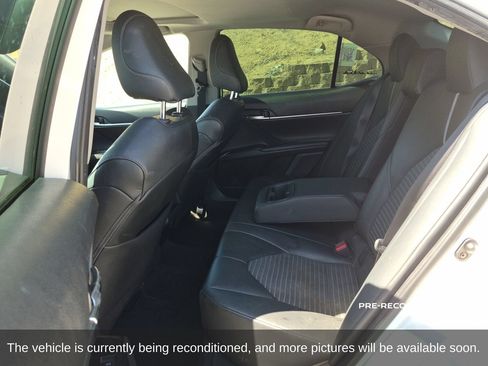 Used 2019 Toyota Camry SE w/ Carpet Mat Package FWD image 12