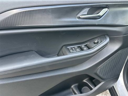 New 2025 Jeep Grand Cherokee L Altitude image 14