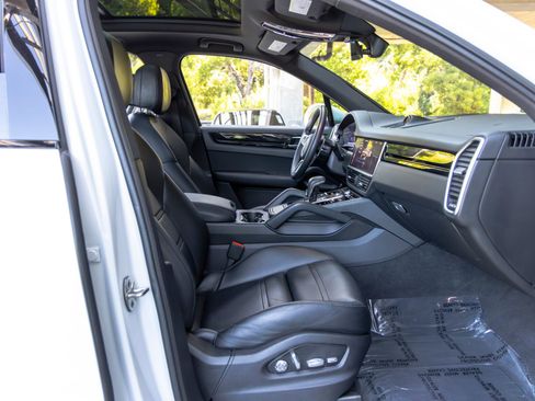 Certified 2021 Porsche Cayenne AWD/4WD image 60