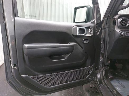 Used 2022 Jeep Gladiator Sport image 26