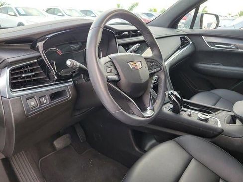 Used 2024 Cadillac XT6 Luxury FWD image 9