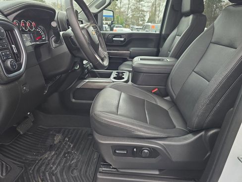 Certified 2022 Chevrolet Silverado 3500 LTZ w/ LTZ Convenience Package image 15