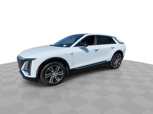 New 2026 Cadillac Lyriq Luxury image 4