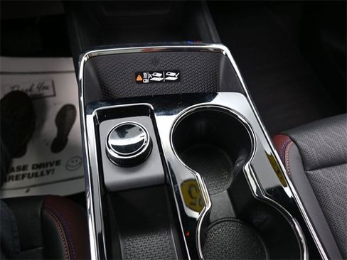 Used 2025 Chevrolet Equinox RS w/ Safety and Technology Package image 11