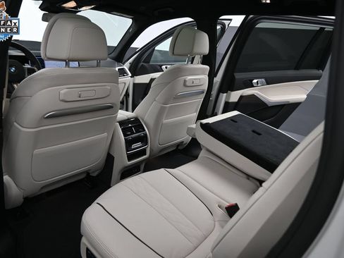 Certified 2025 BMW X7 xDrive40i w/ M Sport Package AWD/4WD image 36