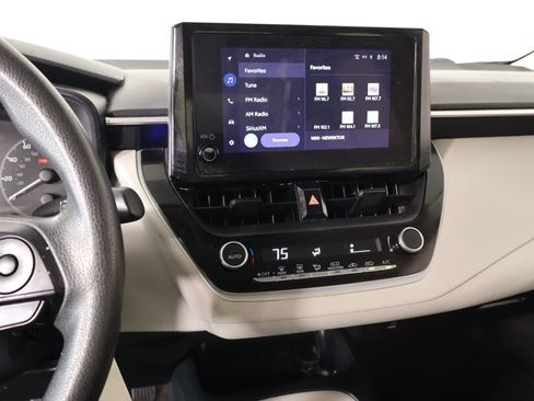 Used 2023 Toyota Corolla LE FWD image 5