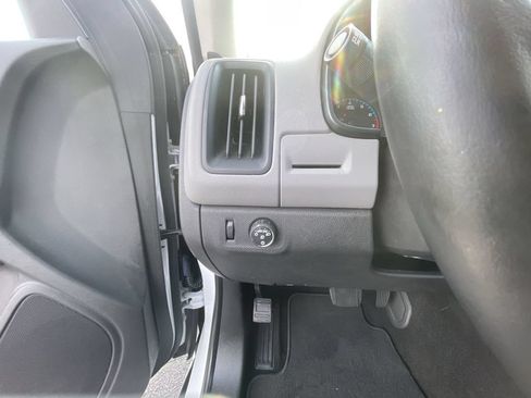 Used 2015 Chevrolet Colorado LT w/ LT Convenience Package RWD image 17