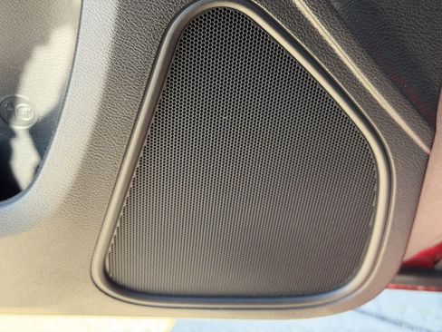 Used 2015 Chrysler 300 C image 18