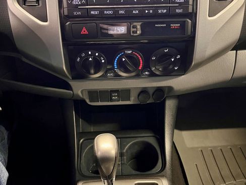 Used 2012 Toyota Tacoma PreRunner w/ SR5 Pkg image 12