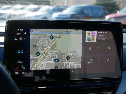 Used 2024 Volkswagen ID.4 S image 22